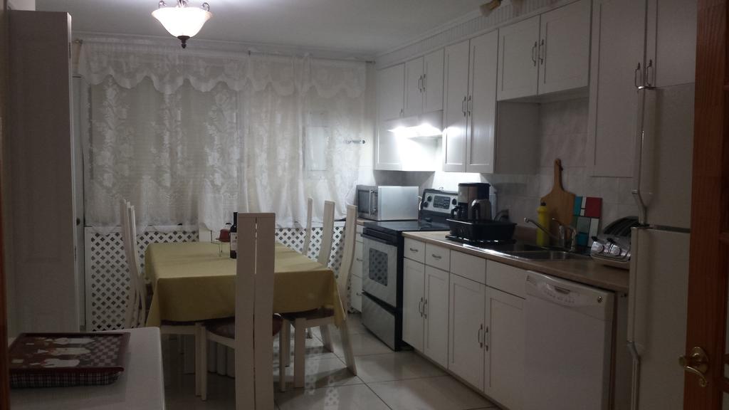 Three Bedroom Holiday Apartment Longueuil Dış mekan fotoğraf