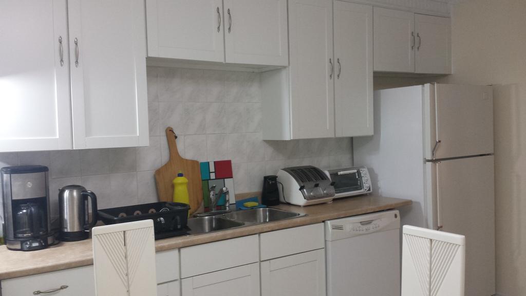 Three Bedroom Holiday Apartment Longueuil Dış mekan fotoğraf