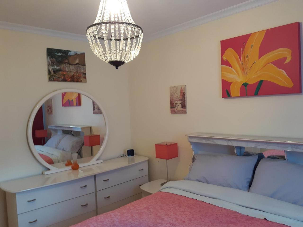 Three Bedroom Holiday Apartment Longueuil Dış mekan fotoğraf